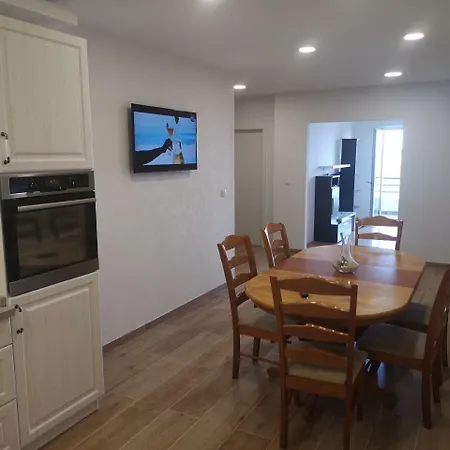 Miocevic Apartament *